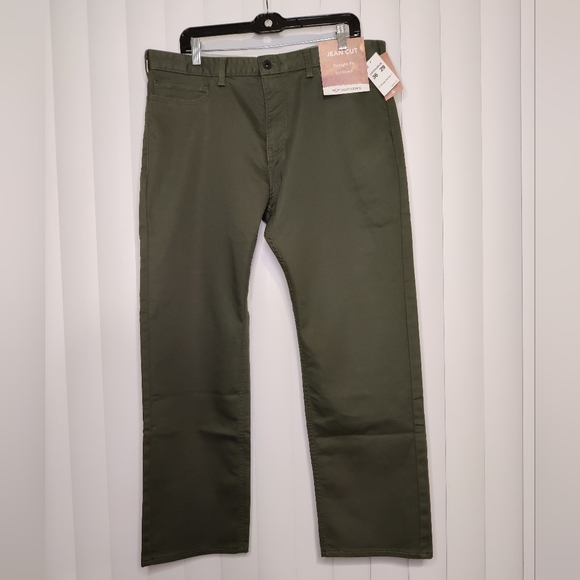 Dockers Other - NWT Dockers olive green straight fit pants size 36